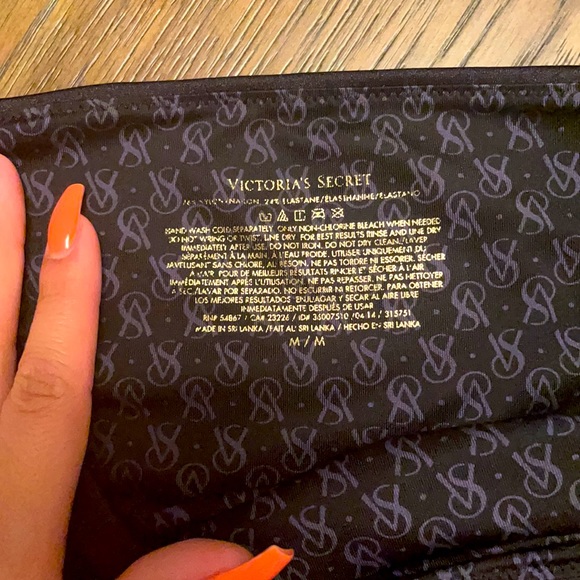 VS BLACK BIKINI BOTTOM - Picture 2 of 4